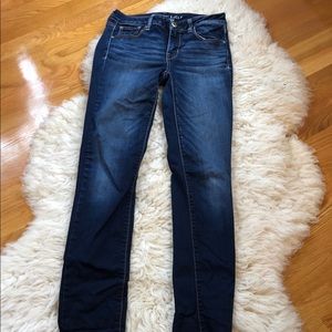 AE SIZE FOUR LONG DARK WASH SKINNY JEAN